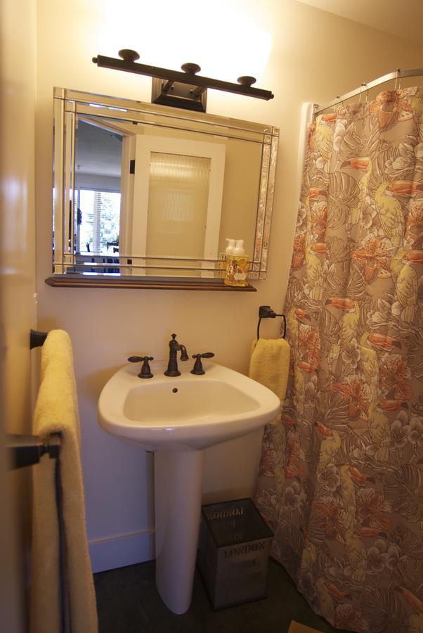 Collins House B And B Ganges Esterno foto